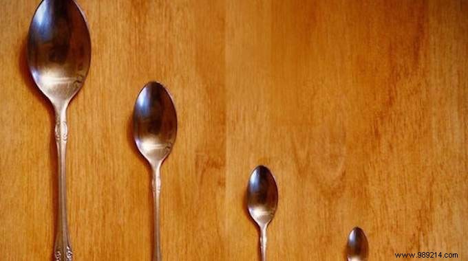 Curl Your Lashes Effortlessly: The DIY Teaspoon Eyelash Curler