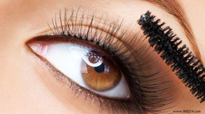 Revive Dry Mascara in Seconds: Makeup Artist-Approved Fixes