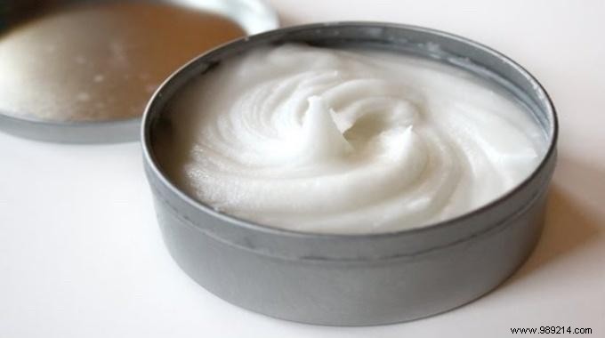 Baking Soda and Coconut Oil: A Natural, Effective Cleanser for Acne-Prone and Sensitive Skin