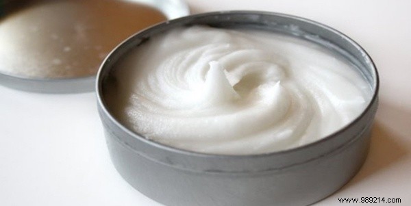 Baking Soda and Coconut Oil: A Natural, Effective Cleanser for Acne-Prone and Sensitive Skin
