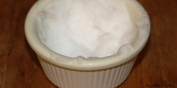 Baking Soda and Coconut Oil: A Natural, Effective Cleanser for Acne-Prone and Sensitive Skin