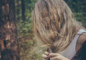 How to Naturally Lighten Your Hair at Home with Chamomile: A Proven DIY Method