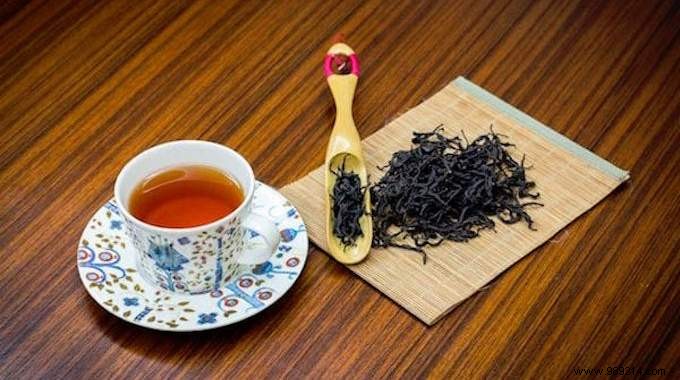 DIY Black Tea Self-Tanner: Natural Glow All Year Without UV or Chemicals