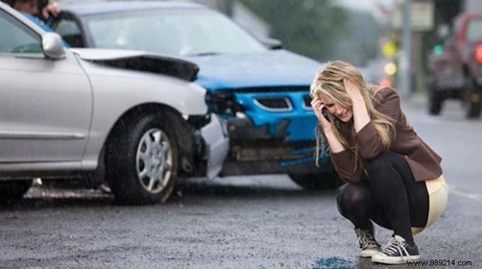 Life-Saving Wallet Essential: Create an Emergency Contact Card Today