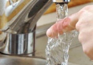 Quick First Aid for Minor Burns: Cold Water and Potato Remedy