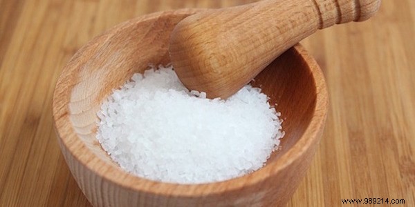 16 Proven Natural Gargles to Soothe and Heal a Sore Throat