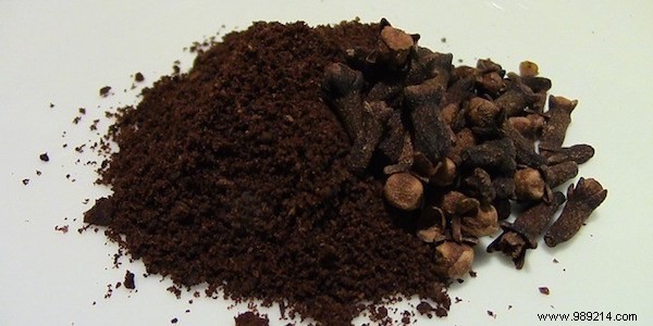 16 Proven Natural Gargles to Soothe and Heal a Sore Throat