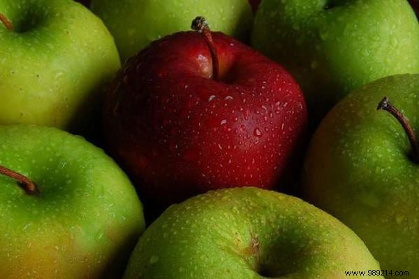 French Court Upholds Greenpeace: Pesticides Contaminate Apples, Organic Farming Urged