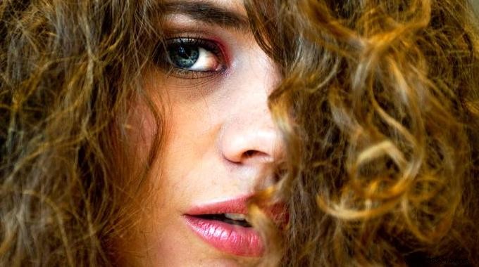 4 Proven Tips to Detangle Knotted Hair Naturally—Pain-Free and Breakage-Free