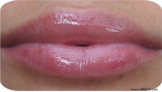 Castor Oil for Thicker Hair, Eyebrows, and Eyelashes: Proven Benefits from Real Experience