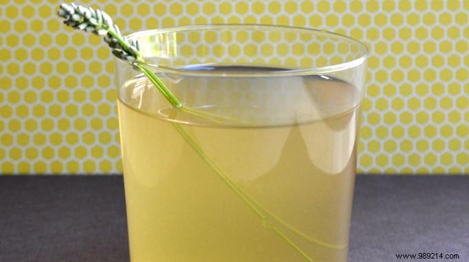 Easy Homemade Thyme Cough Syrup Recipe: Natural Relief for Coughs and Sore Throats