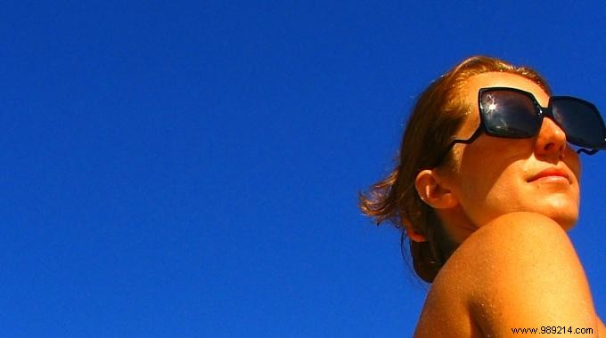 How I Extend My Summer Tan with This Simple Homemade Tea and Lemon Lotion