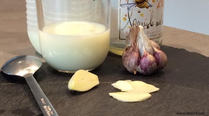 Stop Dry Cough Fits Fast: Traditional Warm Garlic Milk Remedy