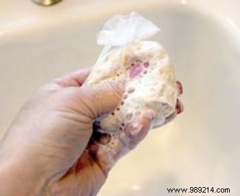 Revive Dry Skin: Time-Tested Oat Milk Bath for Deep Hydration