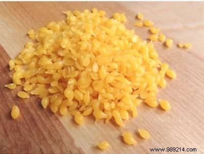 Easy DIY 100% Natural Lip Balm Recipe for Soft, Protected Lips