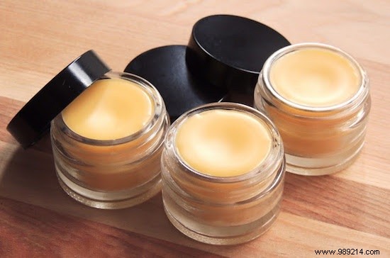Easy DIY 100% Natural Lip Balm Recipe for Soft, Protected Lips