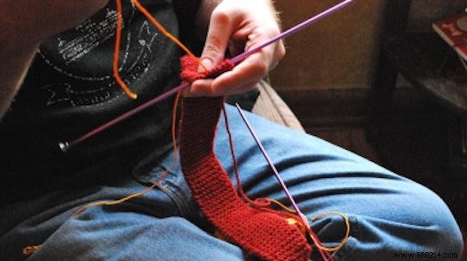Science Shows Knitting Boosts Happiness, Mental Health, and Brain Connections