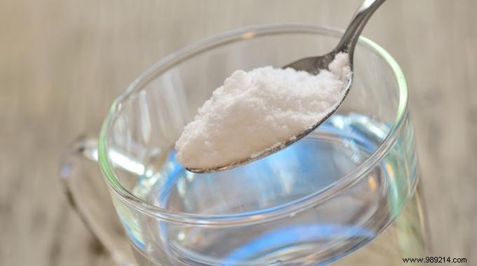 Quick Heartburn Relief: Time-Tested Baking Soda Remedy