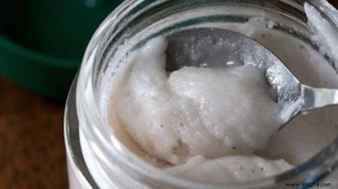 Dentist-Approved Homemade Toothpaste Recipe for Whiter Teeth and Fresher Breath