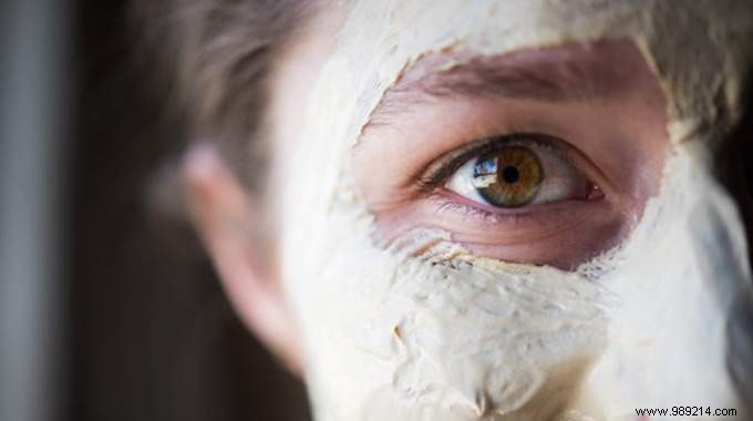 Revive Dry Skin with This Beautician-Approved Homemade Clay and Honey Mask