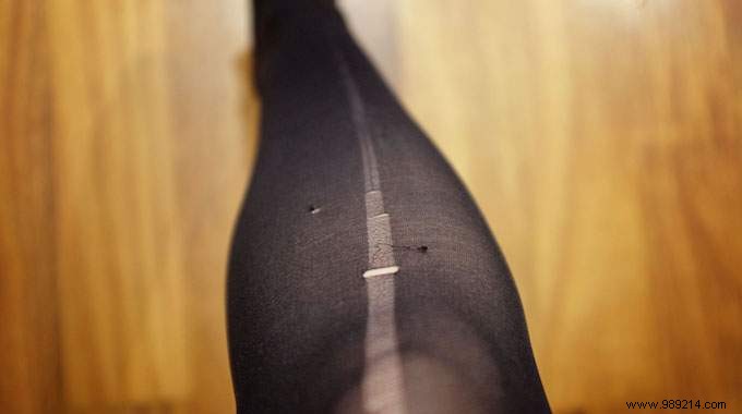 How to Prevent Ladders in Tights: The White Vinegar Trick That Actually Works