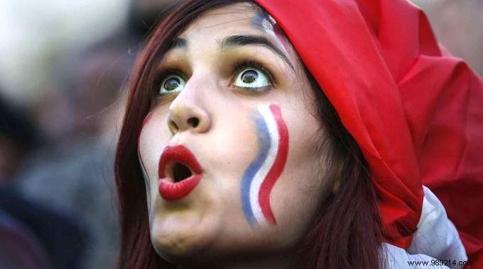 Easy DIY Natural Blue-White-Red Face Paint: Safe Recipe for World Cup Fans
