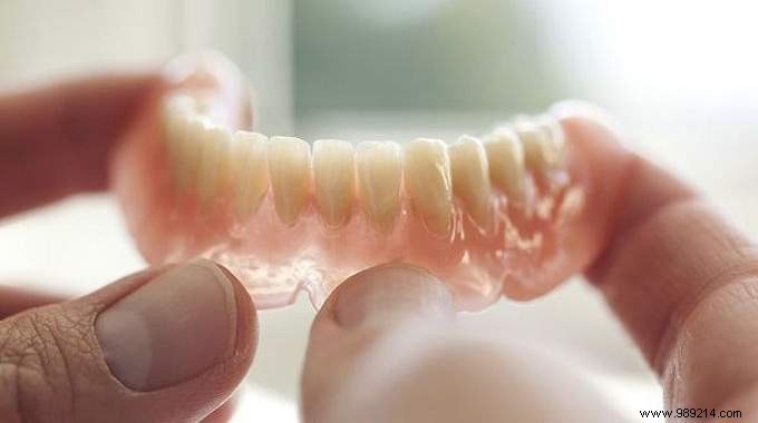 How to Deep Clean Scaled Dentures Naturally with Baking Soda – Dentist-Recommended Method