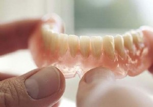 How to Deep Clean Scaled Dentures Naturally with Baking Soda – Dentist-Recommended Method