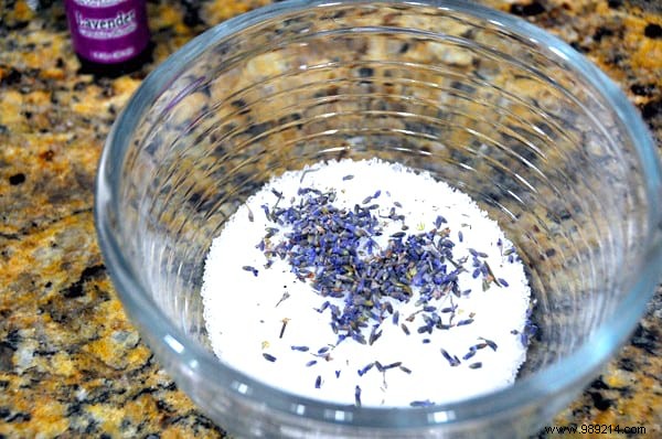 DIY Anti-Stress Lavender Bath Salts: Simple Recipe for Deep Relaxation