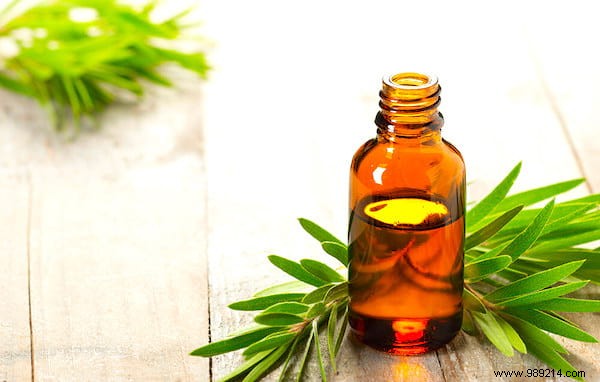 12 Proven Natural Remedies to Eliminate Dandruff Effectively