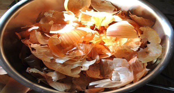 How to Get Stunning Copper Hair Highlights Naturally with Onion Peels