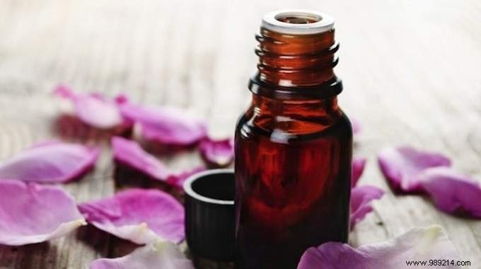 Lavender Essential Oil: 14 Proven Uses for Stress Relief, Skin Healing, and More