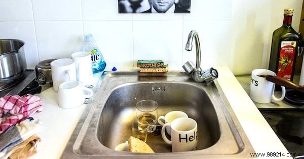 New Study Warns: Microwaving Kitchen Sponges Spreads Dangerous Bacteria