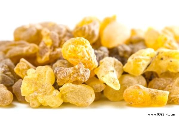 10 Science-Backed Benefits of Frankincense Essential Oil