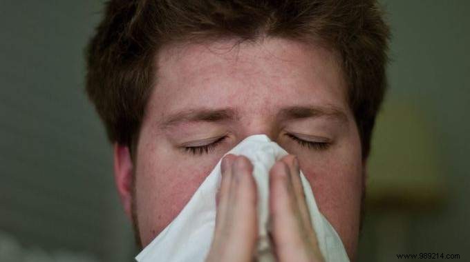 29 Proven Natural Remedies to Clear a Stuffy Nose Quickly
