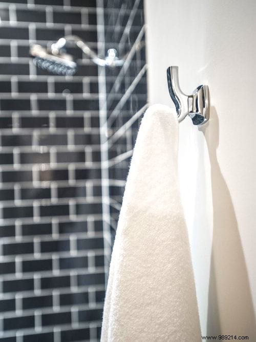 15 Common Shower Habits to Avoid for Healthier Skin and Hair