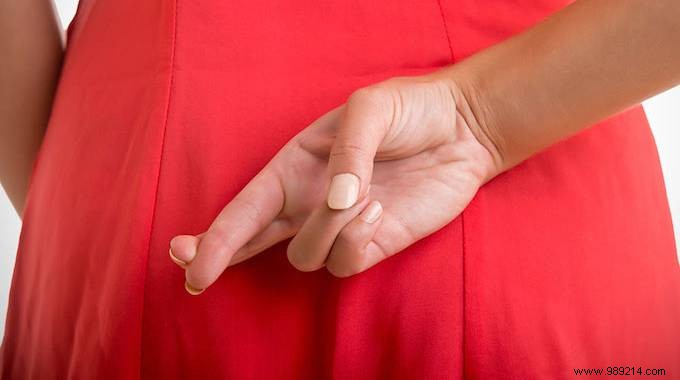 How to Spot a Liar: Proven Body Language Signs from Behavioral Experts