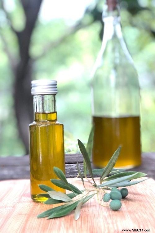 21 Proven Ways to Straighten Hair Without Heat or Straighteners – Protect and Smooth Naturally