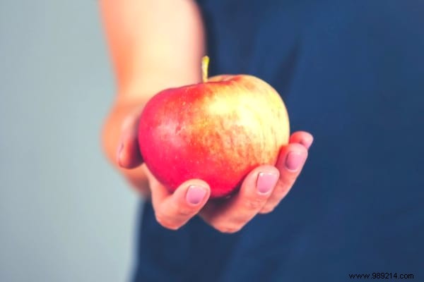 11 Science-Backed Health Benefits of Apples, According to Nutritionist Nicola Shubrook