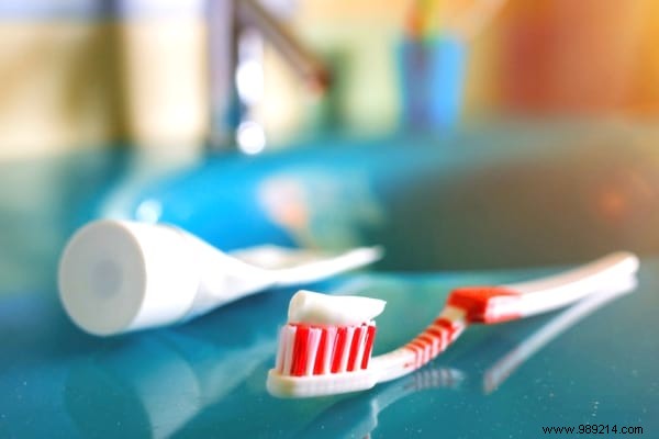 4 Science-Backed Benefits of Coconut Oil for Teeth: The Power of Oil Pulling