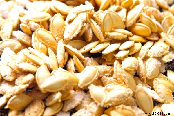 10 Science-Backed Health Benefits of Pumpkin Seeds