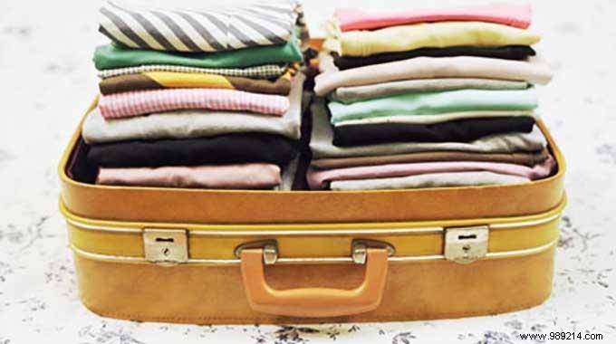 Genius Packing Hack: Keep Clothes Neatly Folded in Your Suitcase Effortlessly