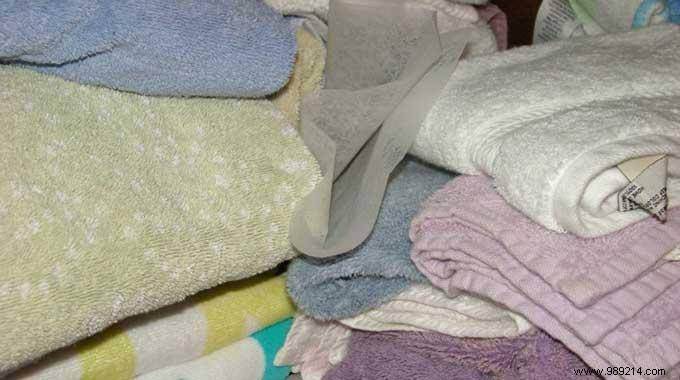 Simple Travel Hack: Keep Your Laundry Smelling Fresh in the Suitcase