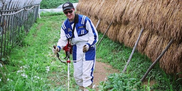 12 Proven Ways to Get Paid While Traveling the World