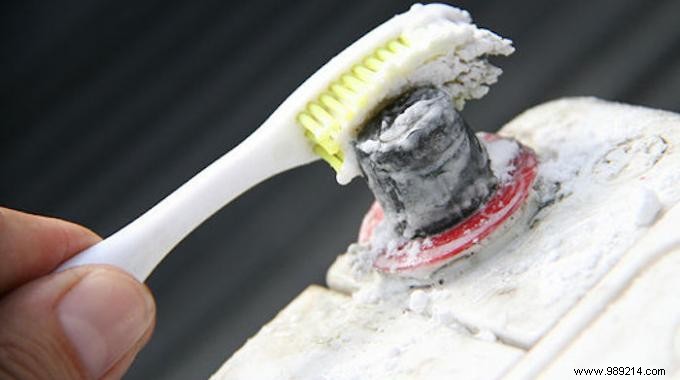 How to Clean Oxidized Car Battery Terminals with Baking Soda: A Proven DIY Method