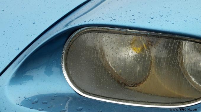 Restore Foggy Car Headlights Easily with Baking Soda: Proven DIY Method