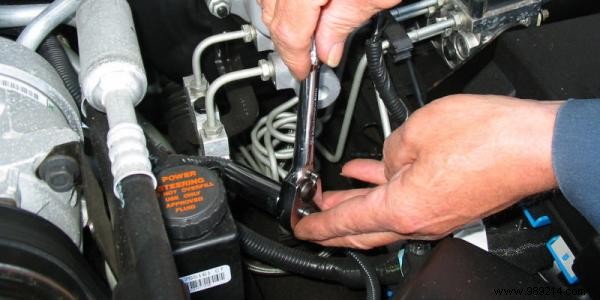 Solidarity and Associative Garages: Save Big on Car Repairs with Expert DIY Guidance