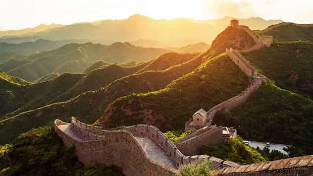 Dream vs. Reality: 19 Iconic Travel Destinations Through Real Traveler Photos