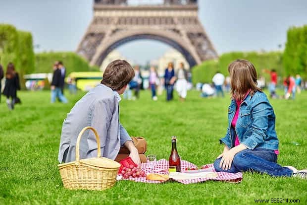 Dream vs. Reality: 19 Iconic Travel Destinations Through Real Traveler Photos