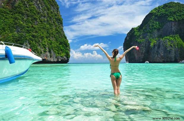 Dream vs. Reality: 19 Iconic Travel Destinations Through Real Traveler Photos